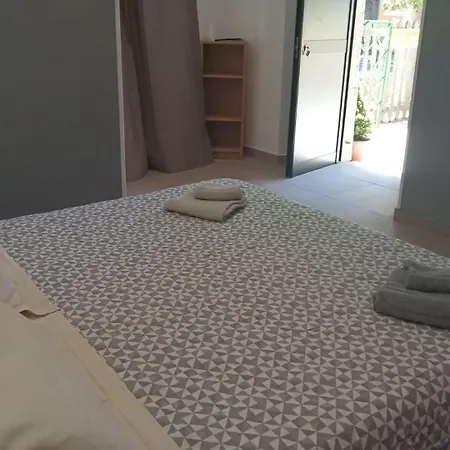 Staziona E Dormi Bed & Breakfast *