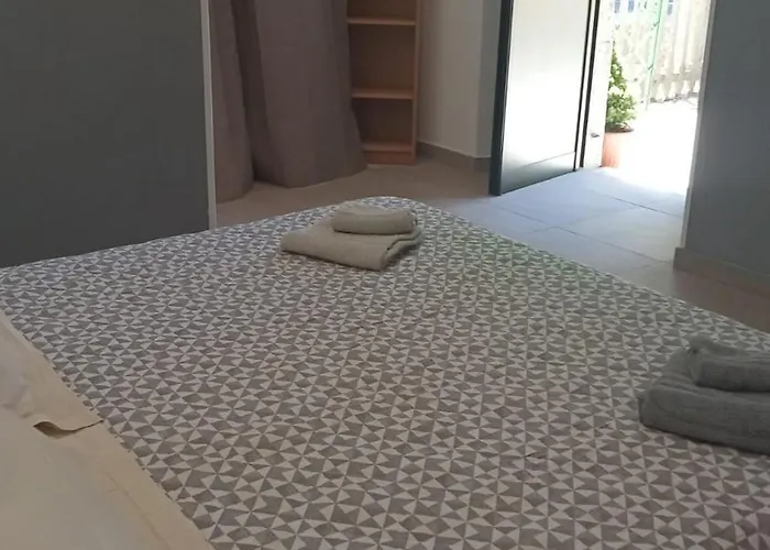 Staziona E Dormi Couette-café 3*