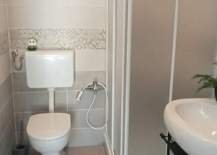 Alojamento de Acomodação e Pequeno-almoço Staziona E Dormi 3*